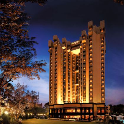 Escorts Near Shangri La Eros Hotel New Delhi